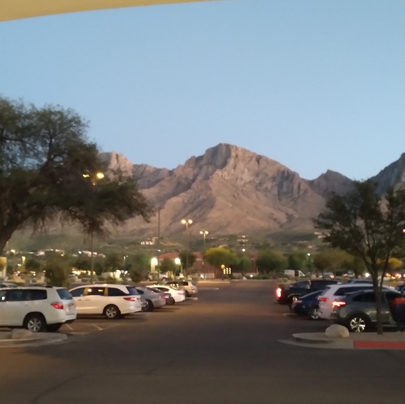 Meet your Posher - Picture 5 of 12